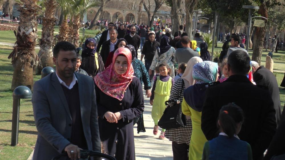 Şanlıurfa'da Balıklıgöl’e ziyaretçi akını