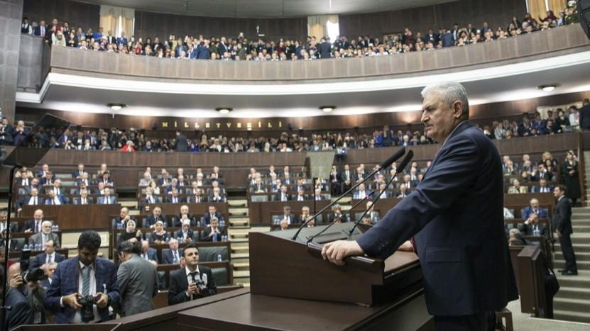 Binali Yıldırım'dan Kürdistan bayrağı açıklaması