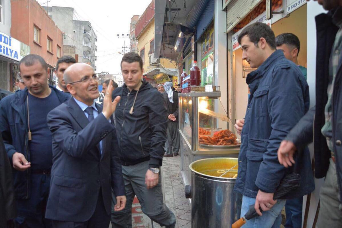 Mehmet Şimşek Cizre'ye gitti