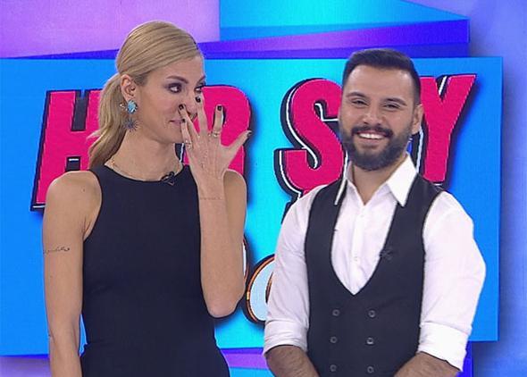 Çağla Şıkel'in gözyaşları