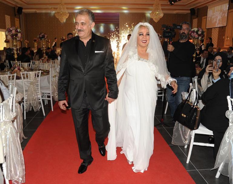 Safiye Soyman ile Faik Öztürk'ten düğün şov