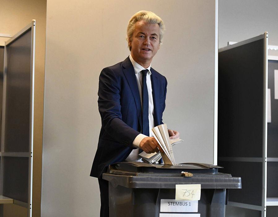 Türk düşmanı Wilders sandık başında