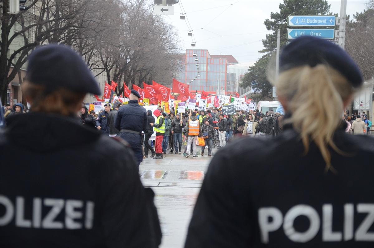 Avusturya’da ırkçılık karşıtı protesto