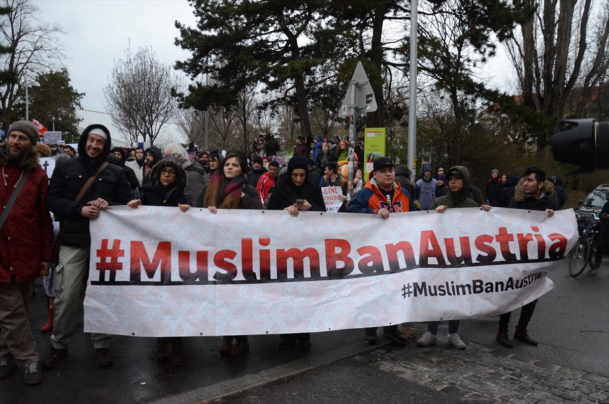 Avusturya’da ırkçılık karşıtı protesto