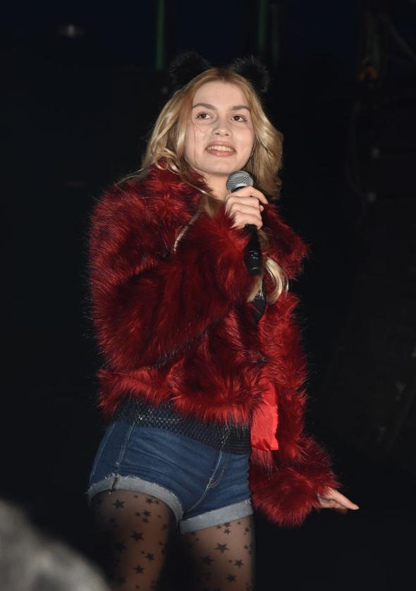 Demet Akalın'dan Aleyna Tilki sürprizi