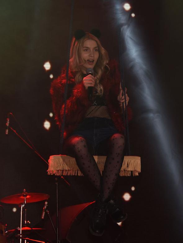 Demet Akalın'dan Aleyna Tilki sürprizi