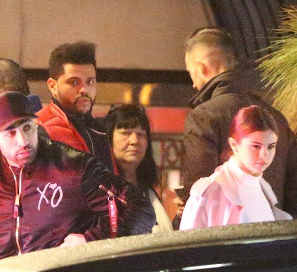 Selena Gomez yeni sevgilisiyle görüntülendi