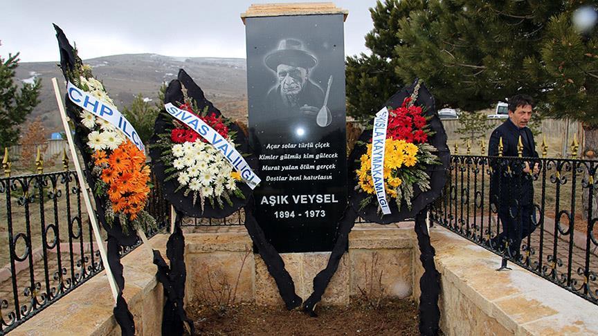 Aşık Veysel mezarı başında anıldı