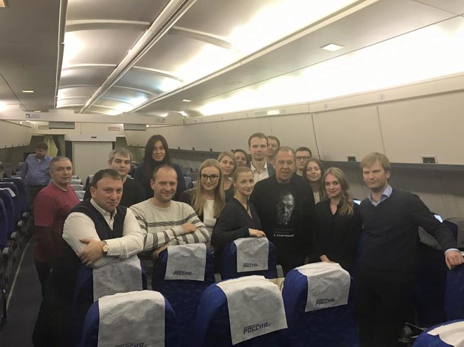 Lavrov doğum gününü havada kutladı