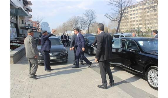 Nihat Zeybekci makam aracını değiştirdi