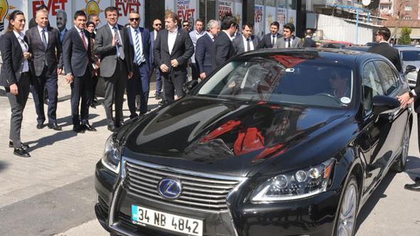 Nihat Zeybekci makam aracını değiştirdi
