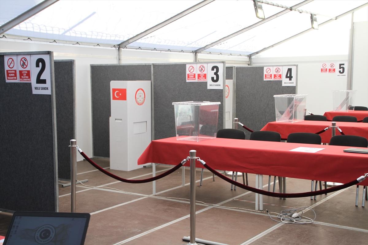 Referandum için Almanya'da sandıklar hazırlandı