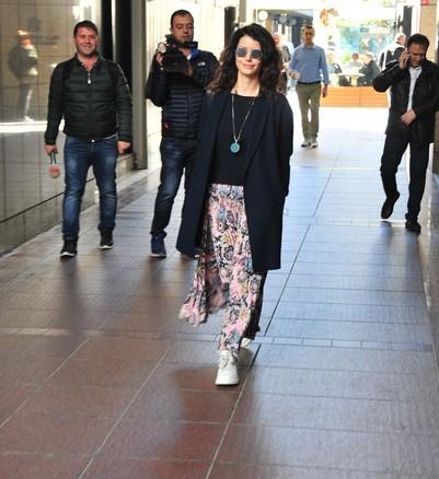 Beren Saat'ten salaş kıyafet