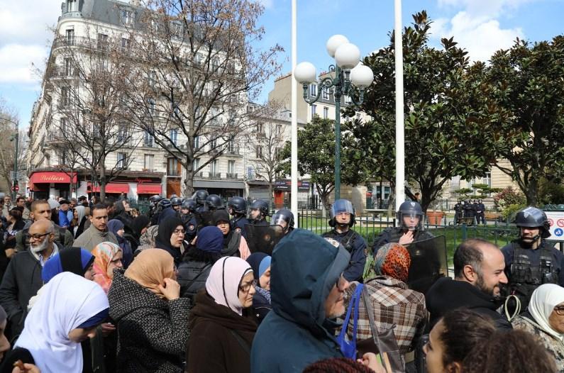 Fransa'da caminin kapısına kilit vuruldu