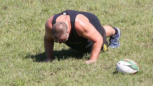 Russell Crowe göbek yaptı