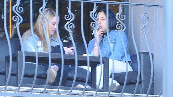 Zehra Çilingiroğlu sigara içerken yakalandı