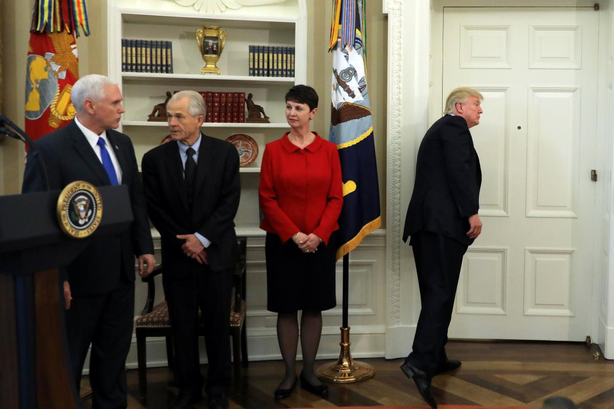 Trump Flynn sorularını dinlemedi