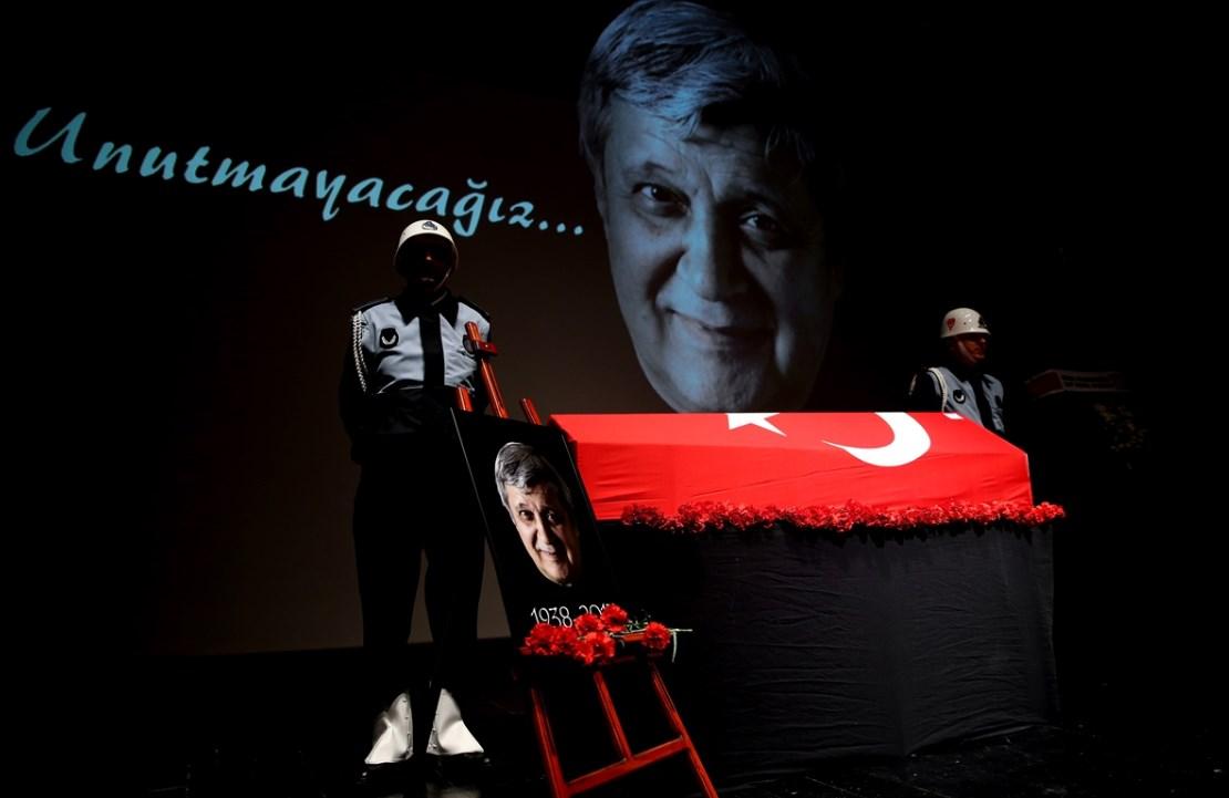 Halit Akçatepe'ye veda