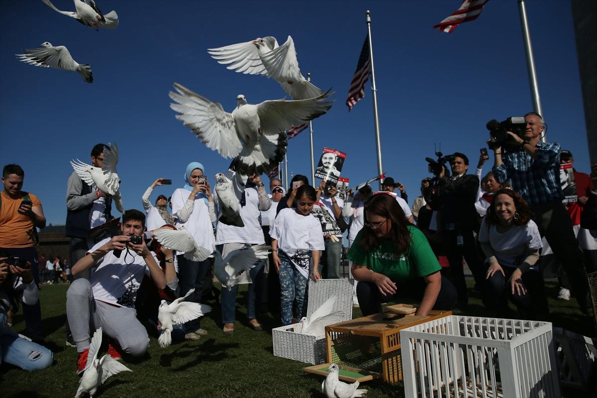 ABD'de darbeci Sisi protesto edildi