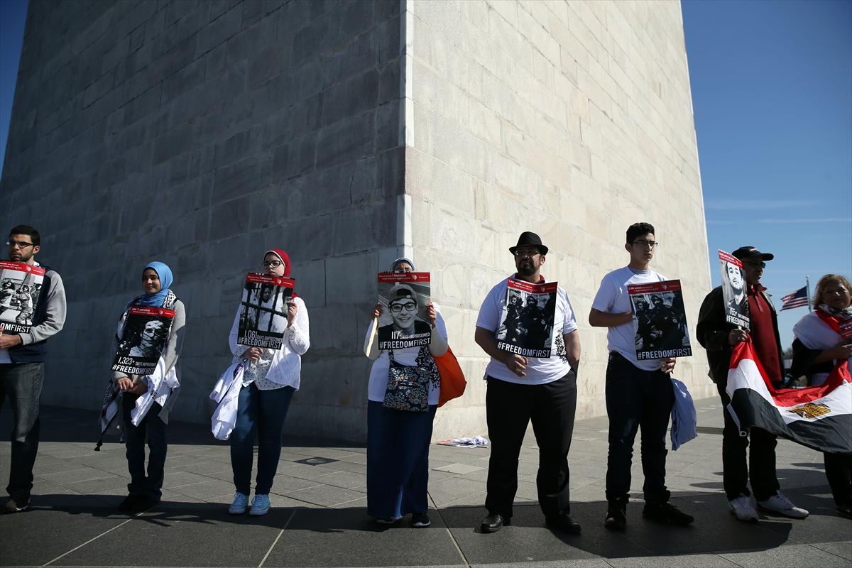 ABD'de darbeci Sisi protesto edildi