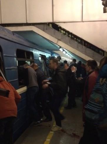 St. Petersburg metrosunda patlama