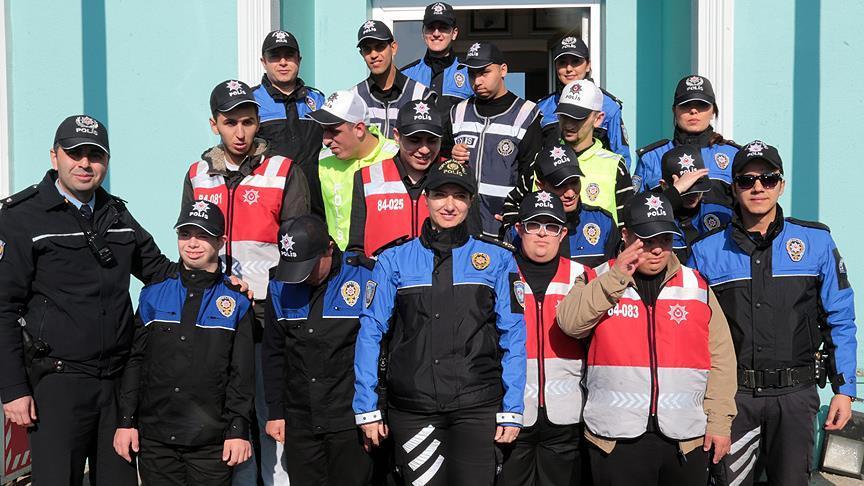 Engelli çocukların polislik hayali gerçekleştirildi