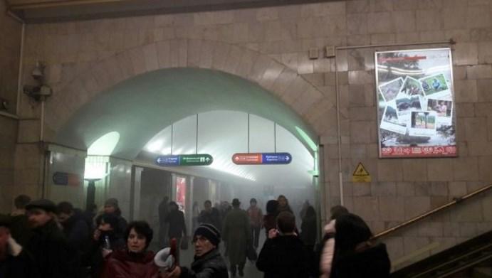 St. Petersburg metrosunda patlama