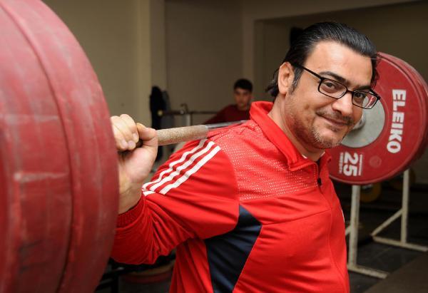 Zayıflama hapı kullanan milli halterci hayatını kaybetti