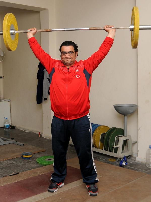 Zayıflama hapı kullanan milli halterci hayatını kaybetti