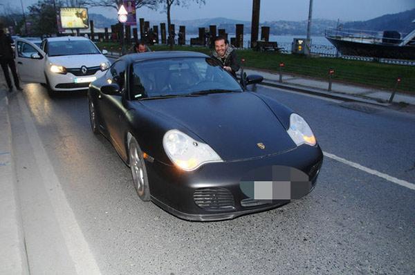 Kenan Doğulu benzini bitince yolda kaldı