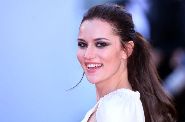 Fahriye Evcen'in selülitleri gözüktü