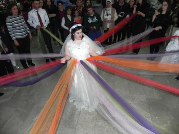 Down sendromlu Çiğdem’in gelinlik hayali gerçek oldu