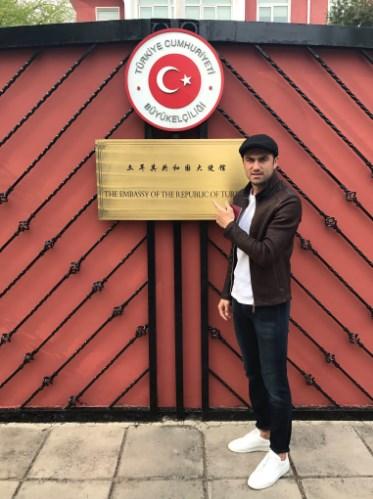 Burak Yılmaz Çin'de oy kullandı