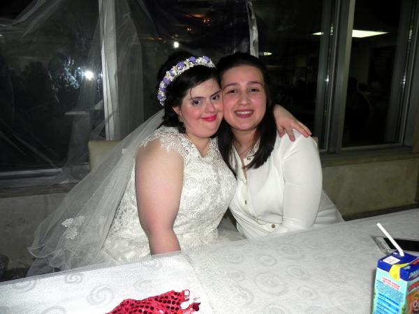 Down sendromlu Çiğdem’in gelinlik hayali gerçek oldu