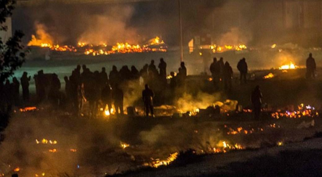 Fransa'daki mülteci kampında yangın