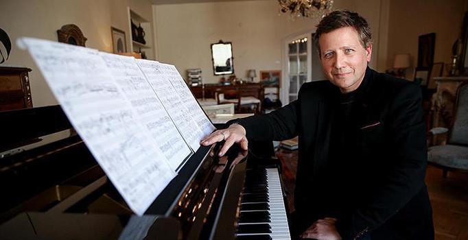 Fransız piyanistten Avrupa'ya; Türkiye eleştirisi