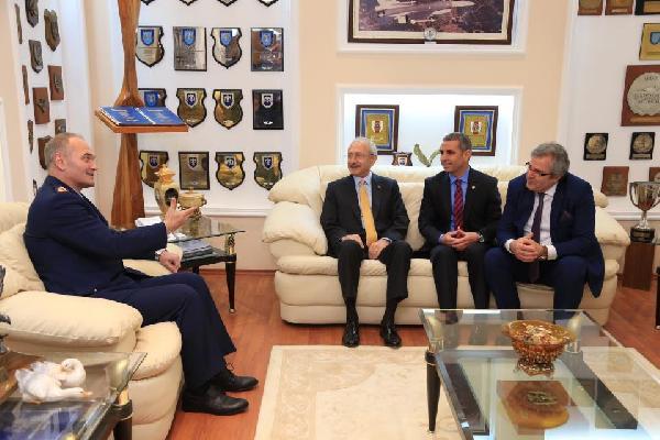 Kılıçdaroğlu'na askeri üste törenli karşılama
