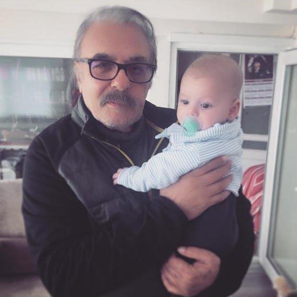Ferdi Tayfur'dan dede torun fotoğrafı
