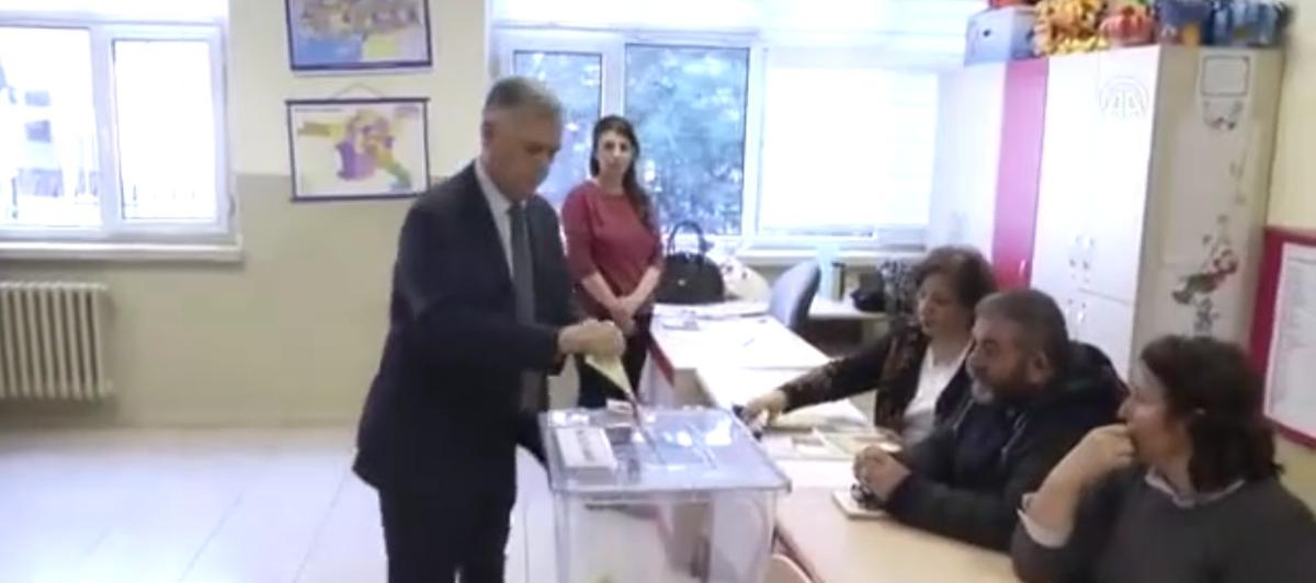 Orgeneral Ümit Dündar oyunu kullandı