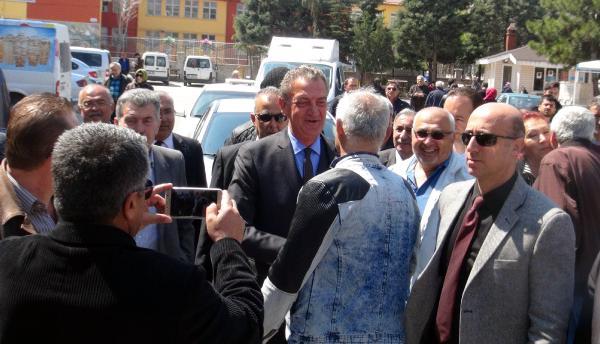 Hüsnü Bozkurt oyunu kullandı