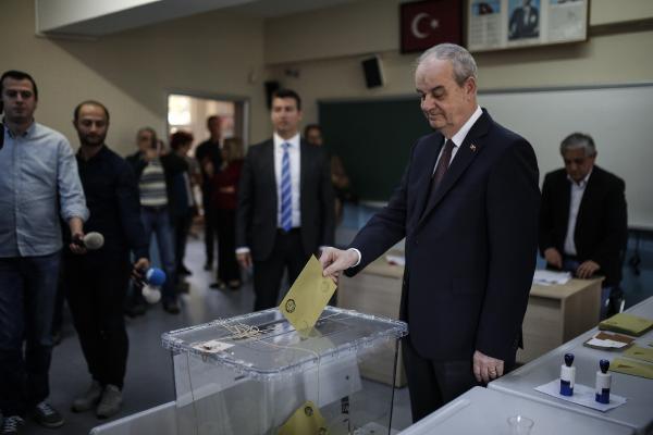 İlker Başbuğ oyunu kullandı