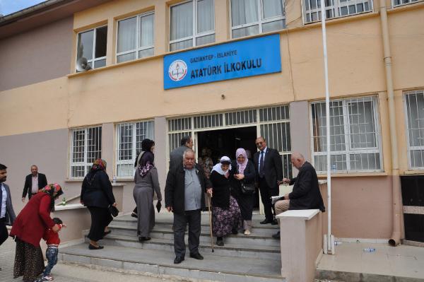 116 yaşında sandık başına gitti