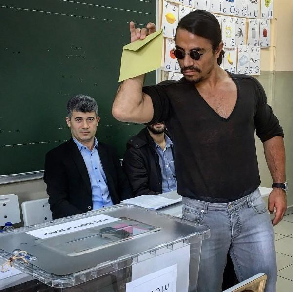 Ünlüler sandık başında