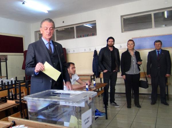 Hüsnü Bozkurt oyunu kullandı