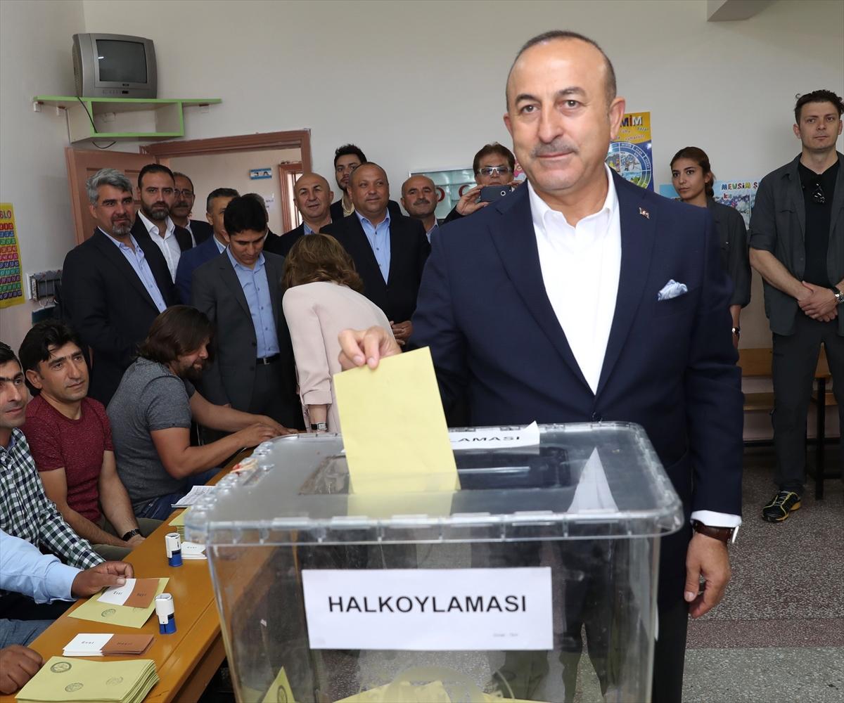 Çavuşoğlu'nun sandığından 'evet' çıktı