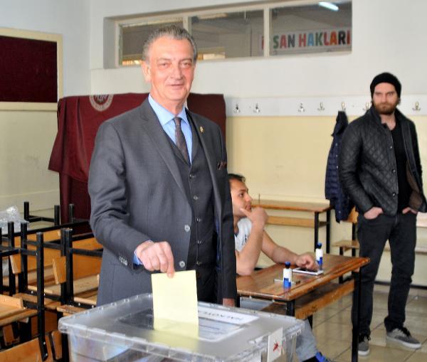 Hüsnü Bozkurt oyunu kullandı