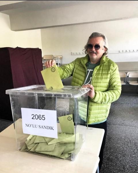 Ünlüler sandık başında