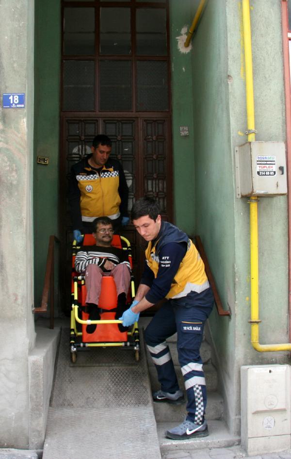 Felçli hasta ambulansta oy kullandı