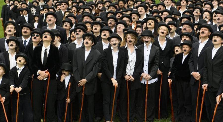 Hayranları, doğum gününde Charlie Chaplin'i andı