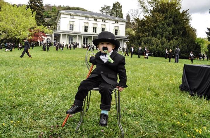 Hayranları, doğum gününde Charlie Chaplin'i andı